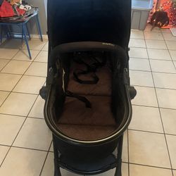 foldable Stroller fairly Used Has Been Sitting In Storage