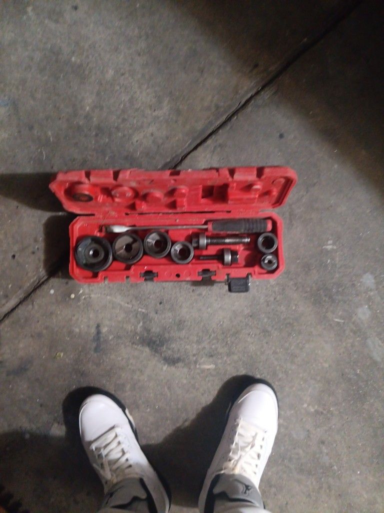 Milwaukee Hole Punch Socket Kit