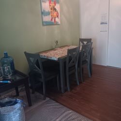 Table n chairs