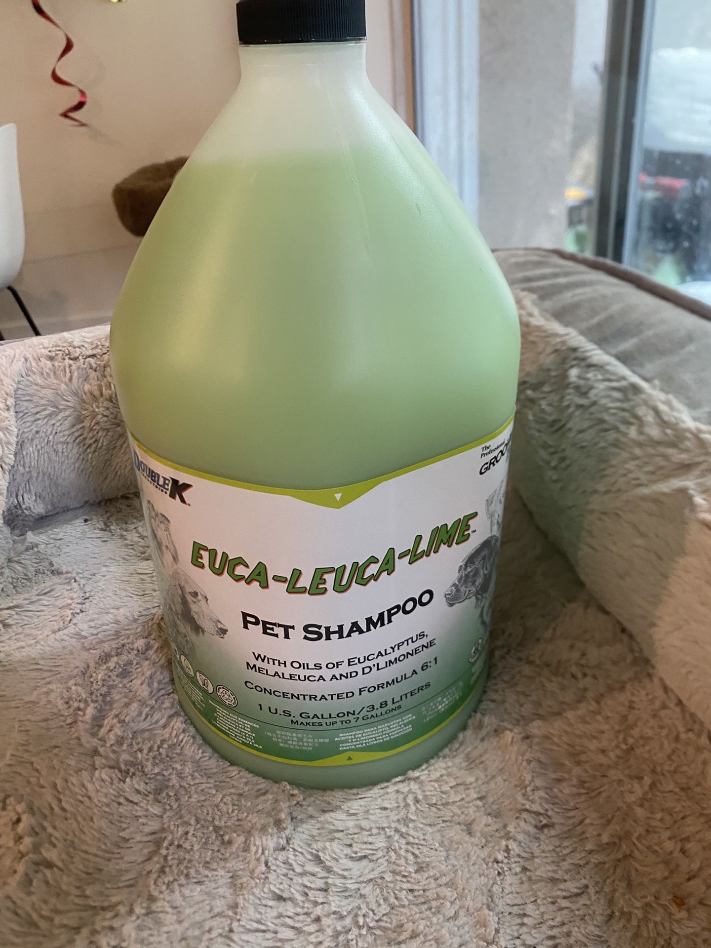 Flea And Tick dog Shampoo- One Gallon Bottle
