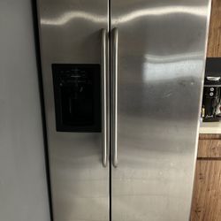 GE Refrigerator 