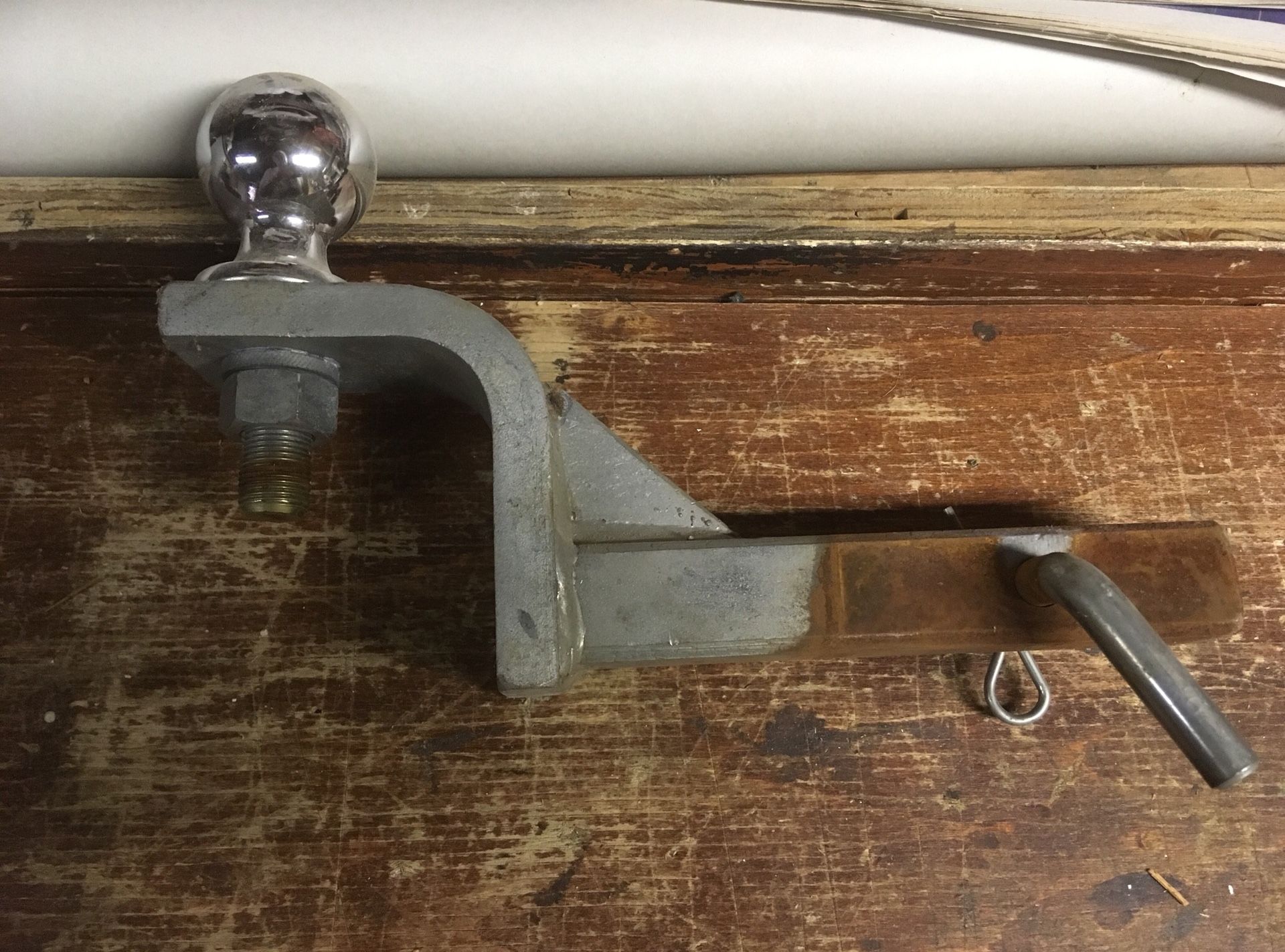 Trailer hitch w/2” ball/smaller shank, suitable for car