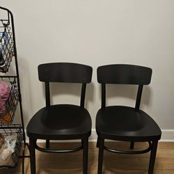  chairs
 2