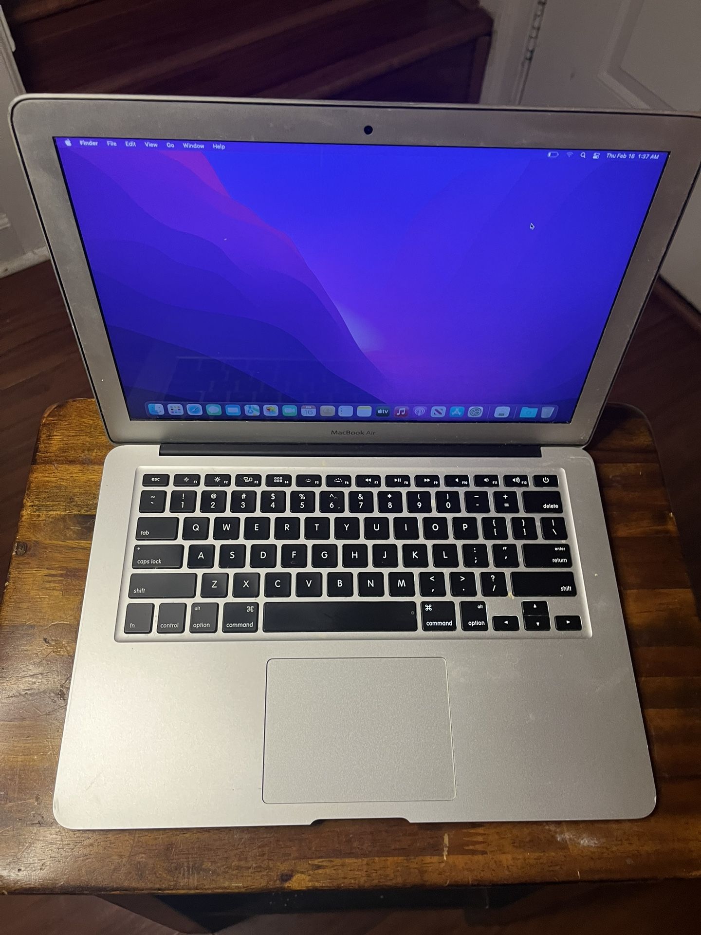 2015 MACBOOK AIR 1.8GHz INTEL i5 CORE 8GB RAM 128GB SSD Normal Battery 13 inches COMES WITH CHARGER