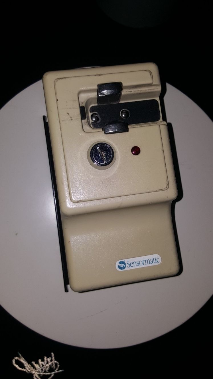 Sensormatic Ultramax Electronic Tag Remover
