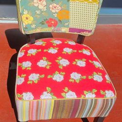 (Title) : Cottagecore Patchwork Print SLIPPER CHAIR Spring Furniture 