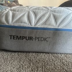 Tempur-Cloud Luxe King Mattress - Free!! 