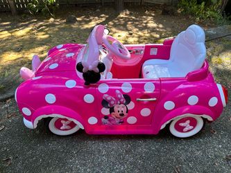 Minnie Mouse 6V ride on convertible car