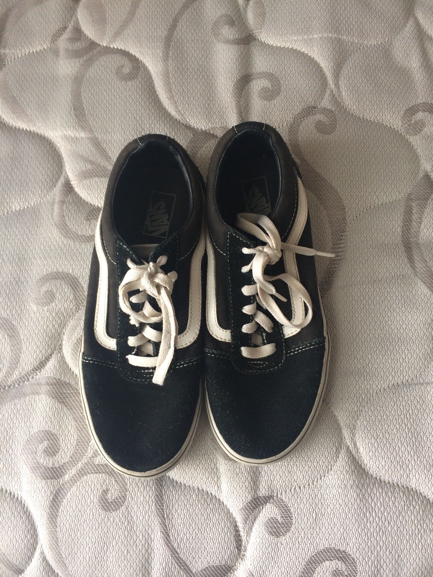 kid’s old skool black vans