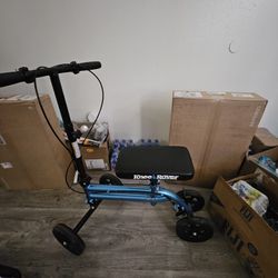KneeRover Economy Knee Scooter