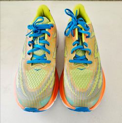 Clifton 9 Hoka sneakers