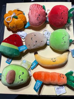 9 NEW Cute Fruit & Veggie Plush Keychains Bundle 🍓🥑🍌