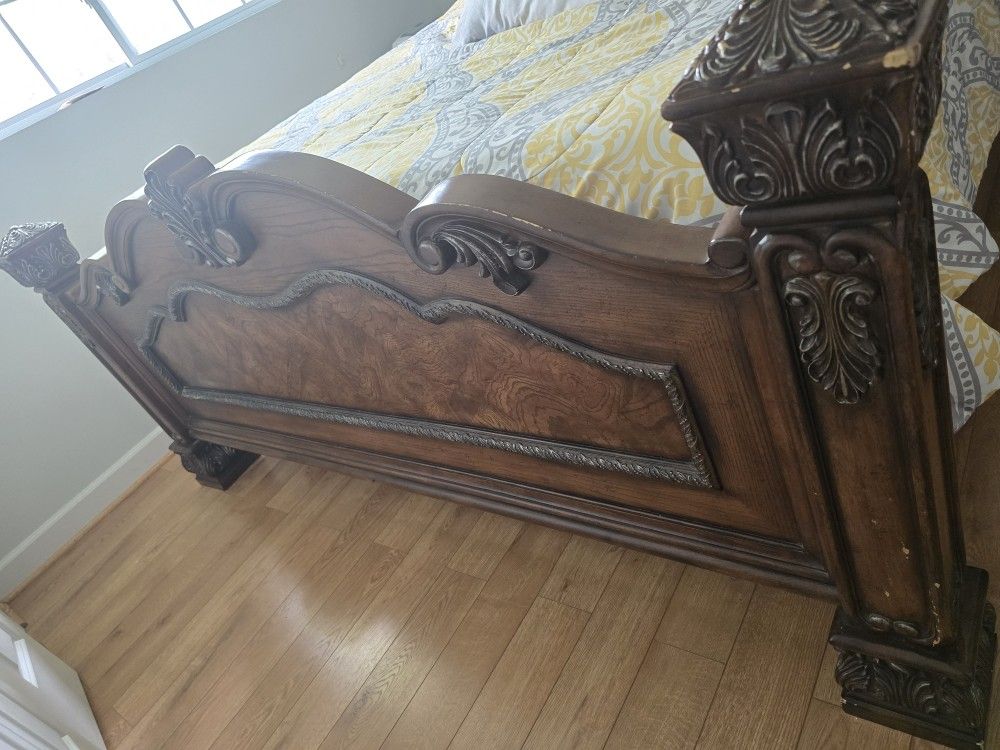 King Size Bed With Dresser