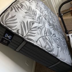 Full Size Sealy Posturepedic Plus Mattress 