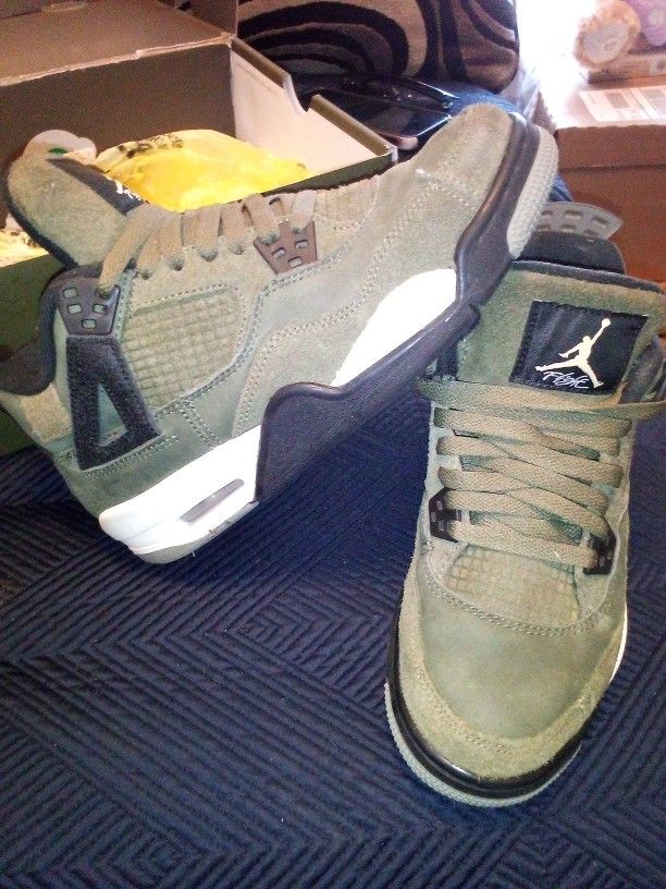 Jordan 4 Retro Olives GS