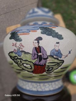 Vintage chinese vase porcelain(CLEARLAKE AREA)