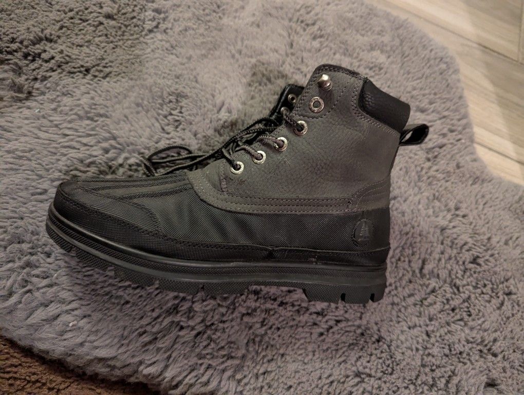 Timberlands Men's 9 & 1/2 -One L Boot