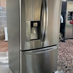 FRENCH DOOR LG REFRIGERATOR