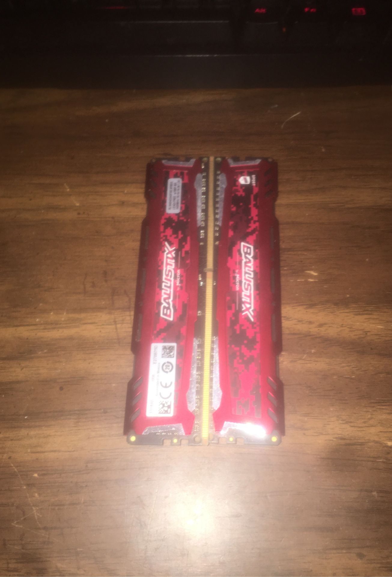 Two sticks of 4g of ram 8 in total
