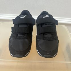 Boys Puma sneakers Size 12 Children