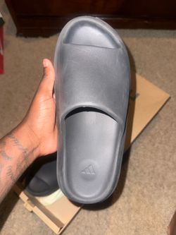 Yeezy Slides “Onyx”