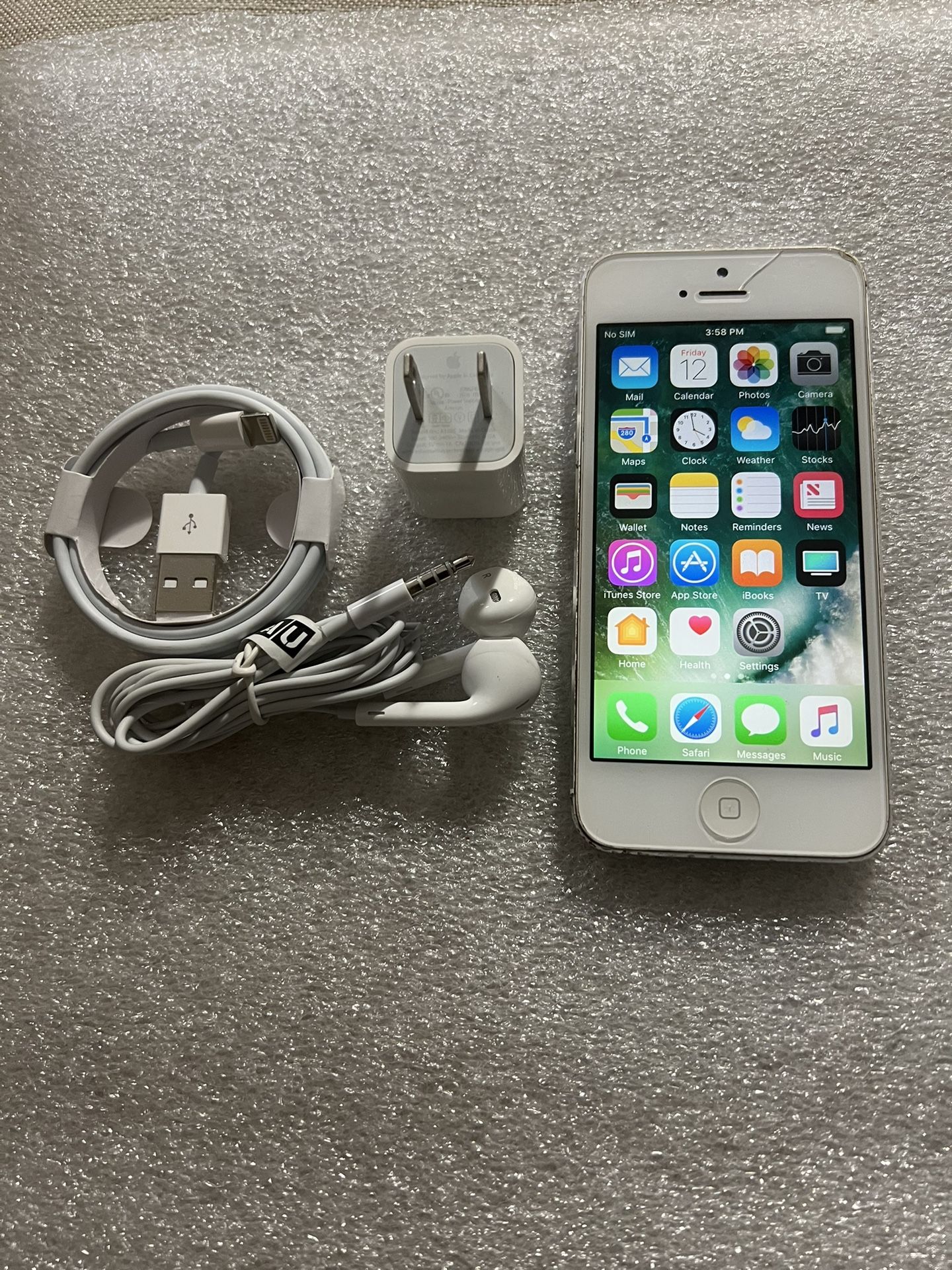 Apple iPhone 5 Silver/white 32gb Unlocked