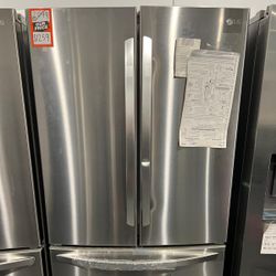 LG Refrigerator. WE DELIVER 🚚