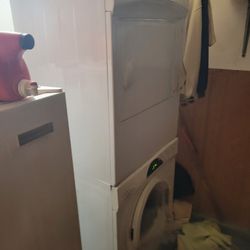 Fregidaire Washer And Electric Dryer 