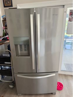 Whirlpool 25 cu ft refrigerator/freezer