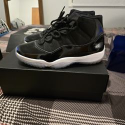 Air Jordan 11 Space Jam 