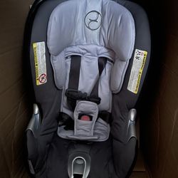 Clek Foonf Car Seat