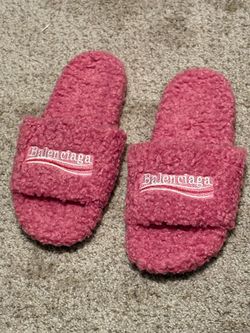 balenciaga furry slides