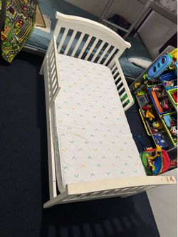 Toddler bed