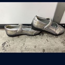 Zapatos Para Niñas Talla 5 Nuevos $10