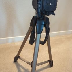 Dolica ST-400 Tripod