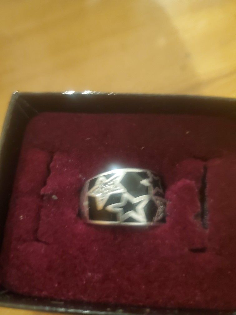 New 925 Silver Ring With Stars Engraved On Ring Size 7