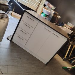  Kitchen Island With Stool Area