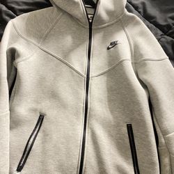 Nike tech fleece sweater