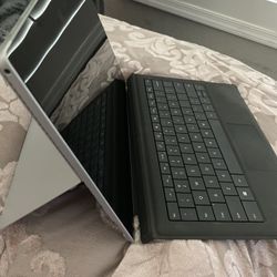 Microsoft Surface Pro 4 With Keyboard