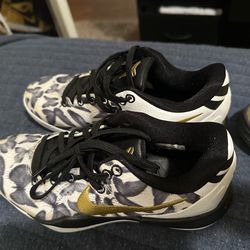 Youth Jordan’s and Gigi Kobe’s size 4