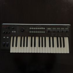 Korg R3 37 key Synthesizer 