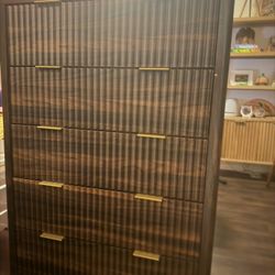 Fluted 5 Drawer Dresser