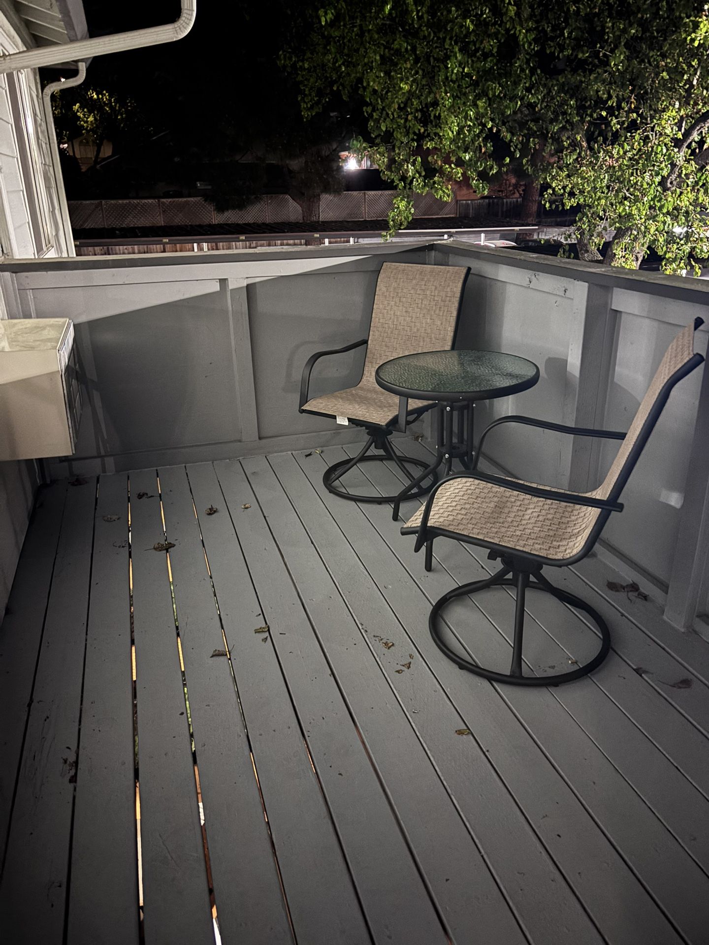 Outdoor Table And Chairs 