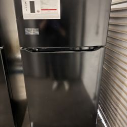 Lg 20 cu. ft. Top Freezer Refrigerator
