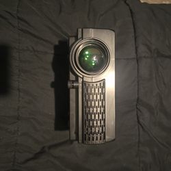 GPX MINI PROJECTOR
