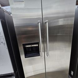 42" VIKING BUILT IN STAINLESS STEEL REFRIGERATOR 