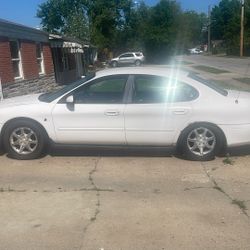 2000 Ford Taurus