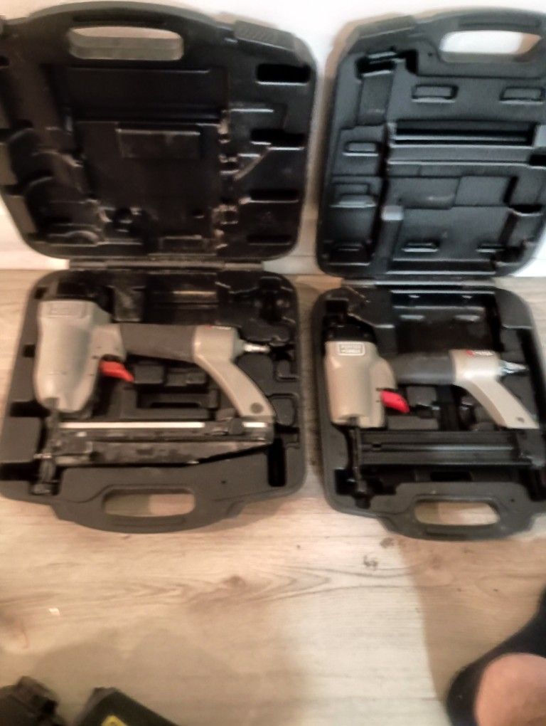 Porter Cable 16 Gauge Straight Air Finish Nailer And Porter Cable Straight 18 Gauge Air Brad Nailer With Cases For Each