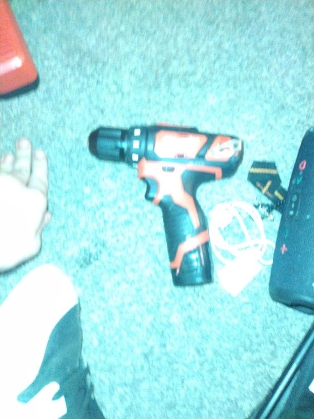 Milwaukee 2407-20 M12 12V 3/8" Drill/Driver With Battery 