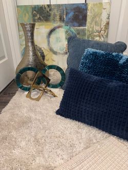 Off White & Teal/Blue Decor set